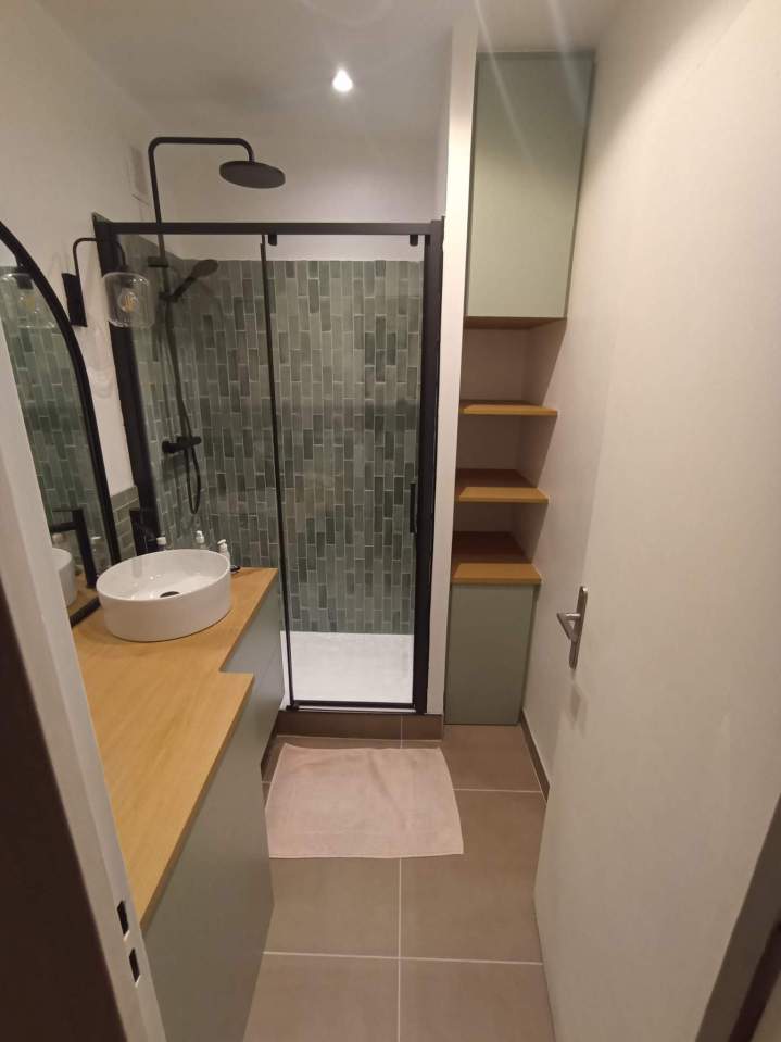 Agencement petite salle de bains Saint Romain de Popey