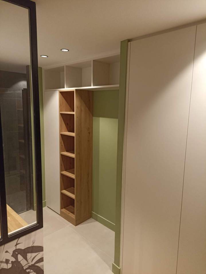 Dressing en bois conçu sur mesure Saint Romain de Popey